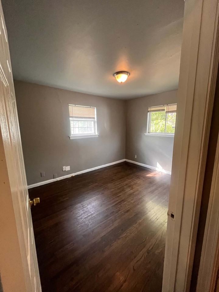 730 E 54th St N #NA - Photo 5 of 14