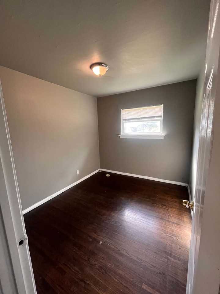 730 E 54th St N #NA - Photo 7 of 14