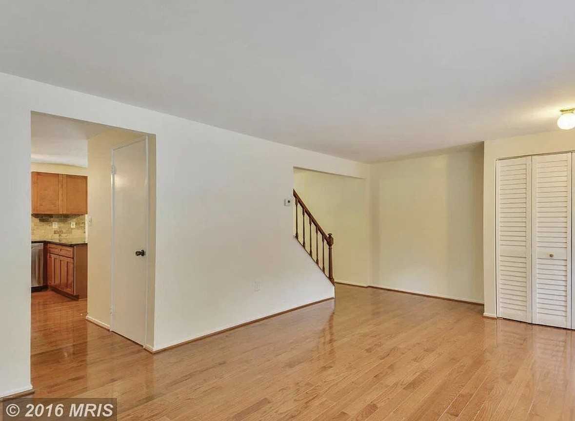 14434 Pebble Hill Ln - Photo 7 of 12