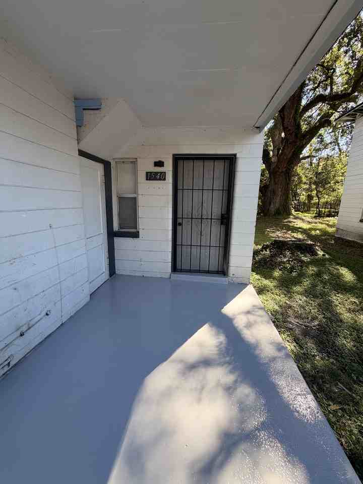 1540 Ella St #2 - Photo 3 of 17