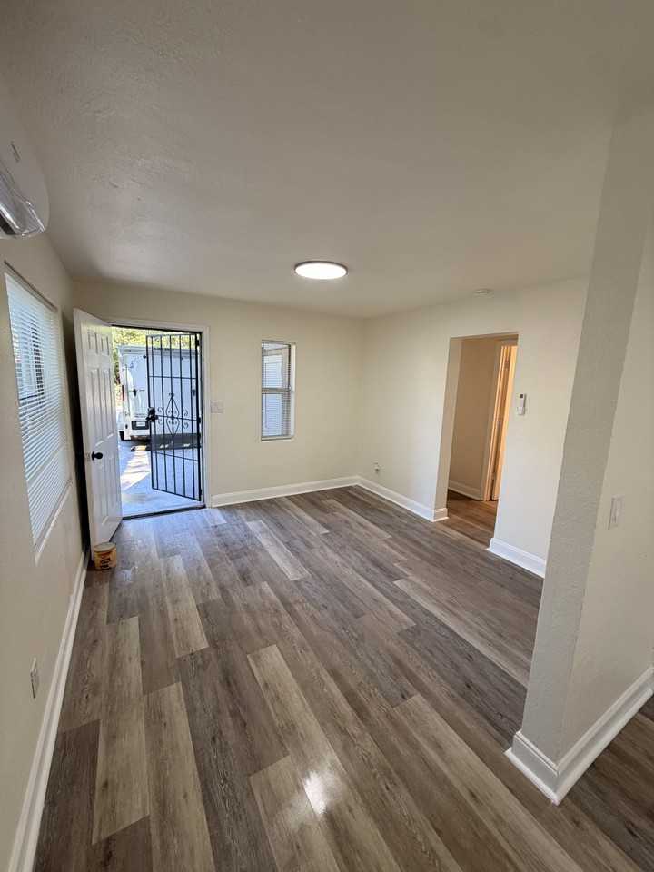 1540 Ella St #2 - Photo 6 of 17