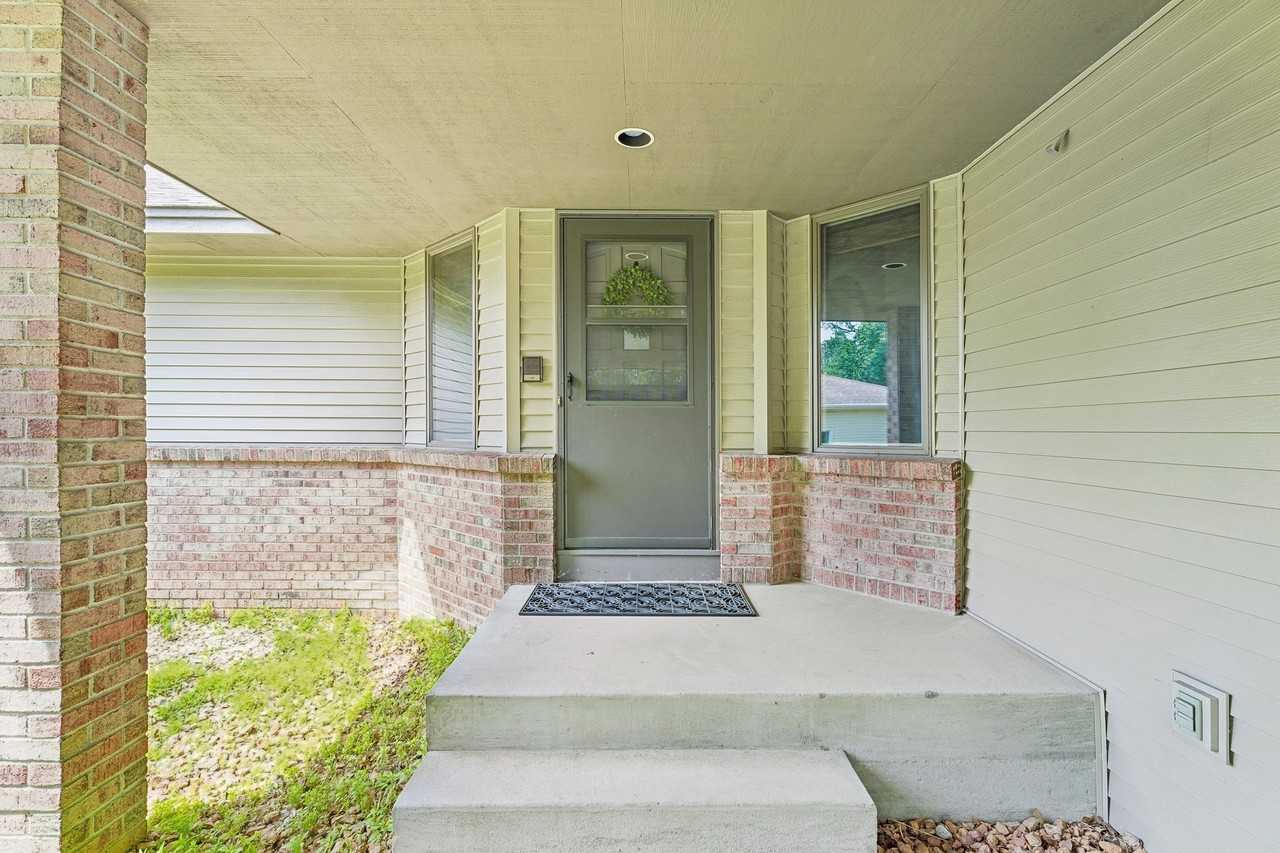 8912 Vincent Pl #NA - Photo 3 of 33