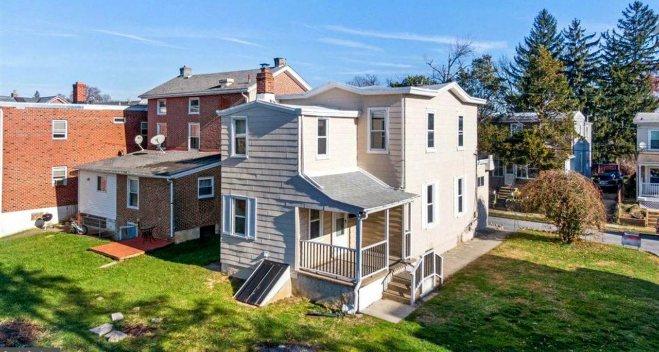 24 S Sycamore Ave #A - Photo 3 of 19