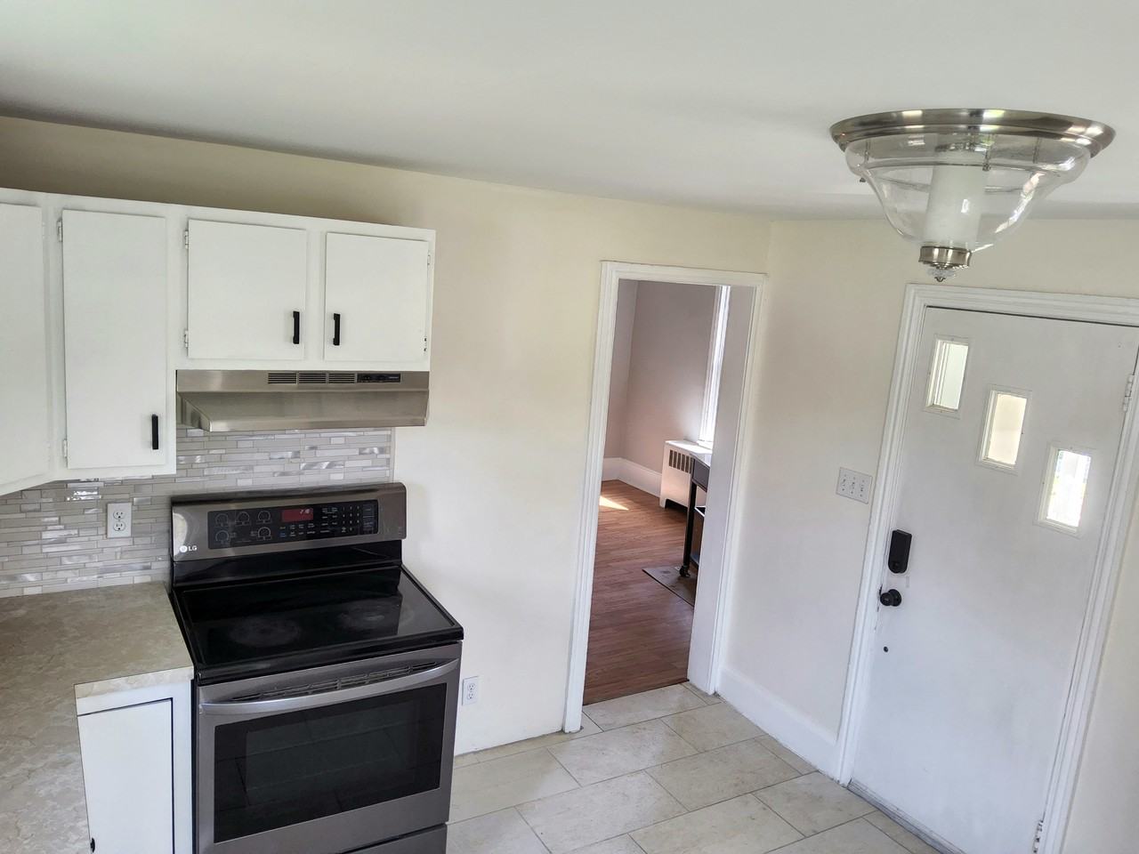 24 S Sycamore Ave #A - Photo 5 of 19