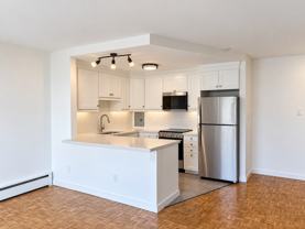 65 Charlton Avenue West #606 - Photo 1 of 1