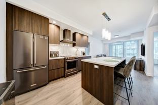 435 Wellington St W - Photo 1 of 1
