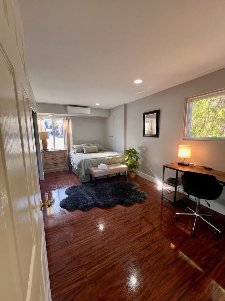698 Balsam Rd - Photo 6 of 20