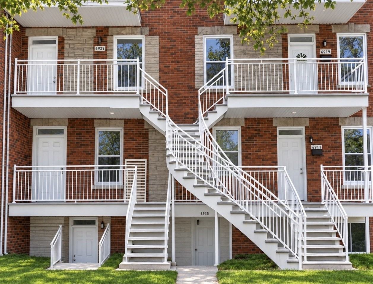 6929 Rue Hurteau - Photo 3 of 4