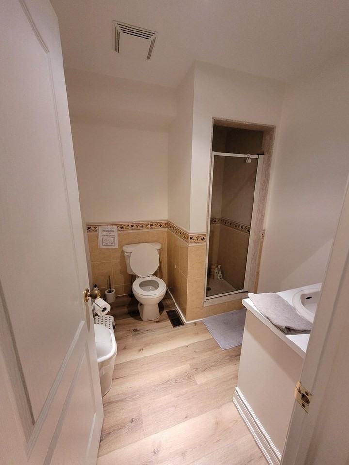 373 Clinton St - Photo 5 of 20