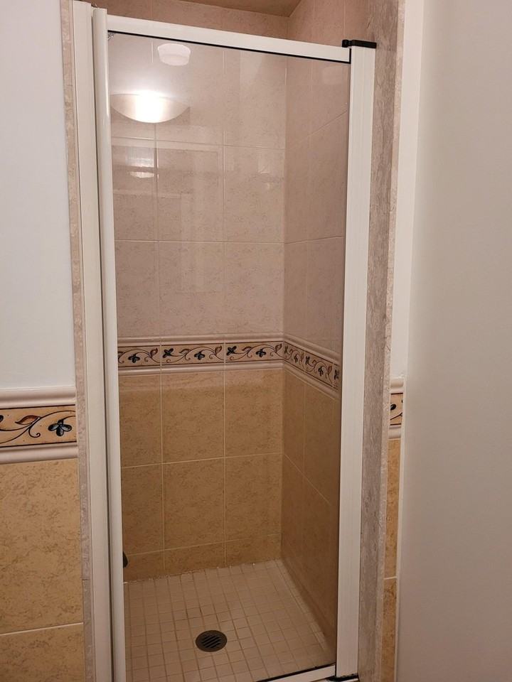373 Clinton St - Photo 6 of 20