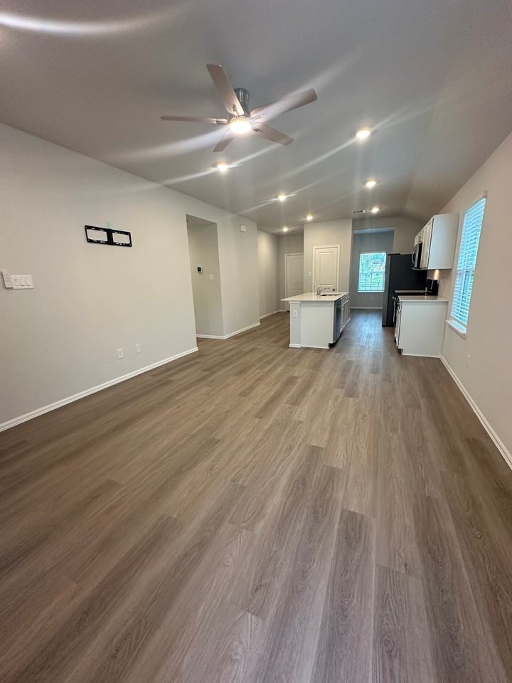 1217 Hickory Grove St #1 - Photo 2 of 13