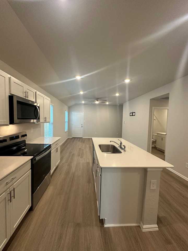 1217 Hickory Grove St #1 - Photo 3 of 13