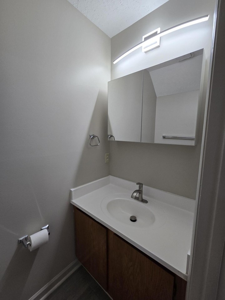 160 Riverbirch Dr #B - Photo 7 of 14