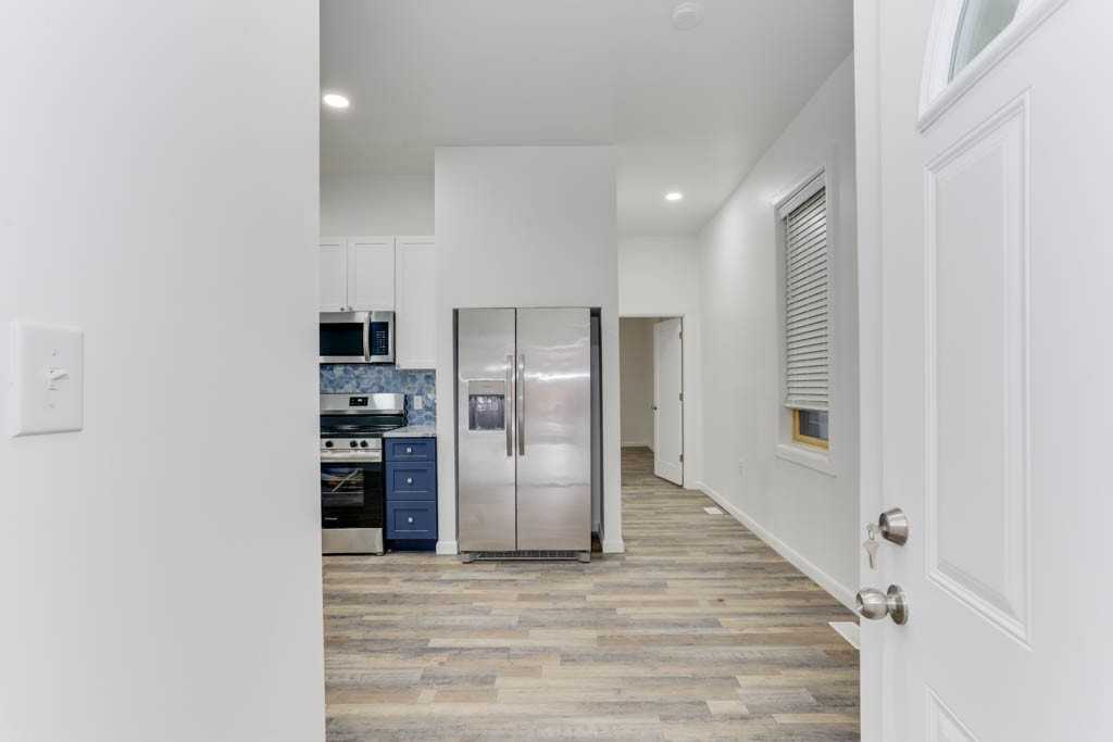 820 Redgate Ave #A - Photo 6 of 16