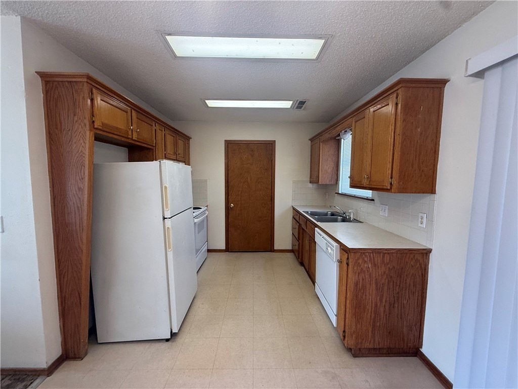 4240 Delmon Ln #A - Photo 5 of 14