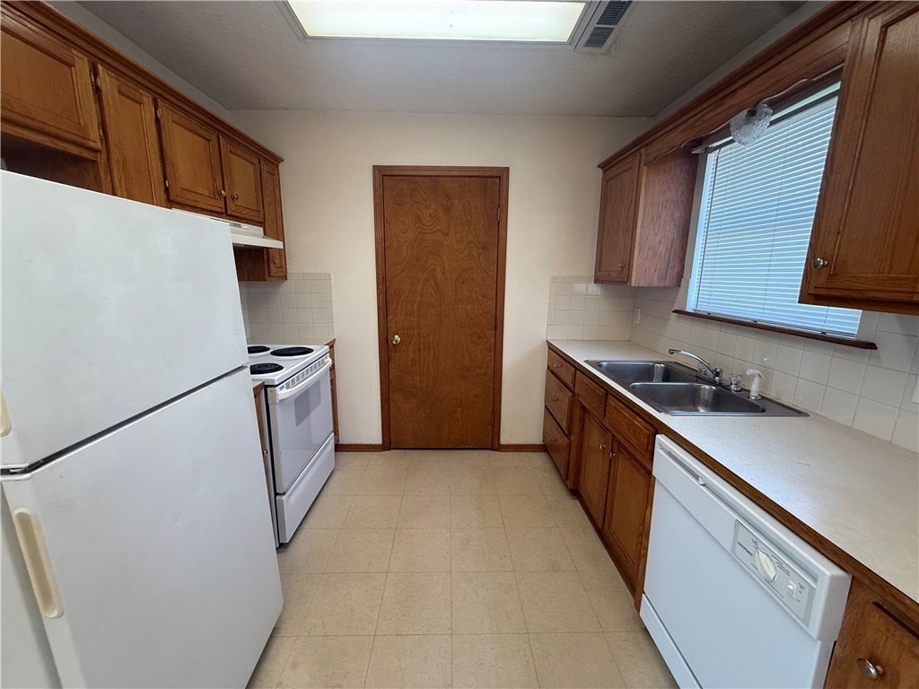 4240 Delmon Ln #A - Photo 7 of 14