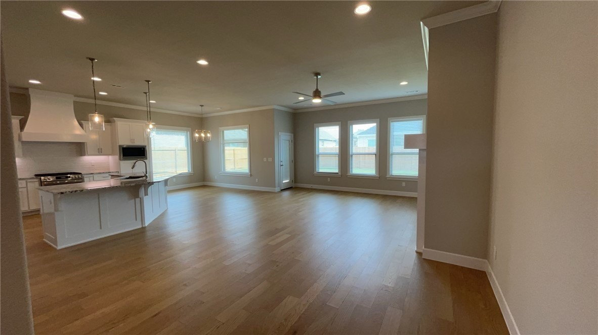 2408 Charles St - Photo 4 of 12