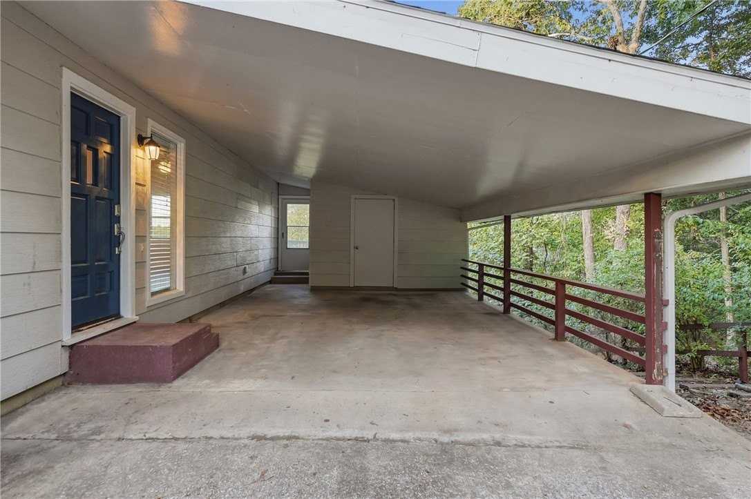 4 Tilbury Ln - Photo 3 of 26