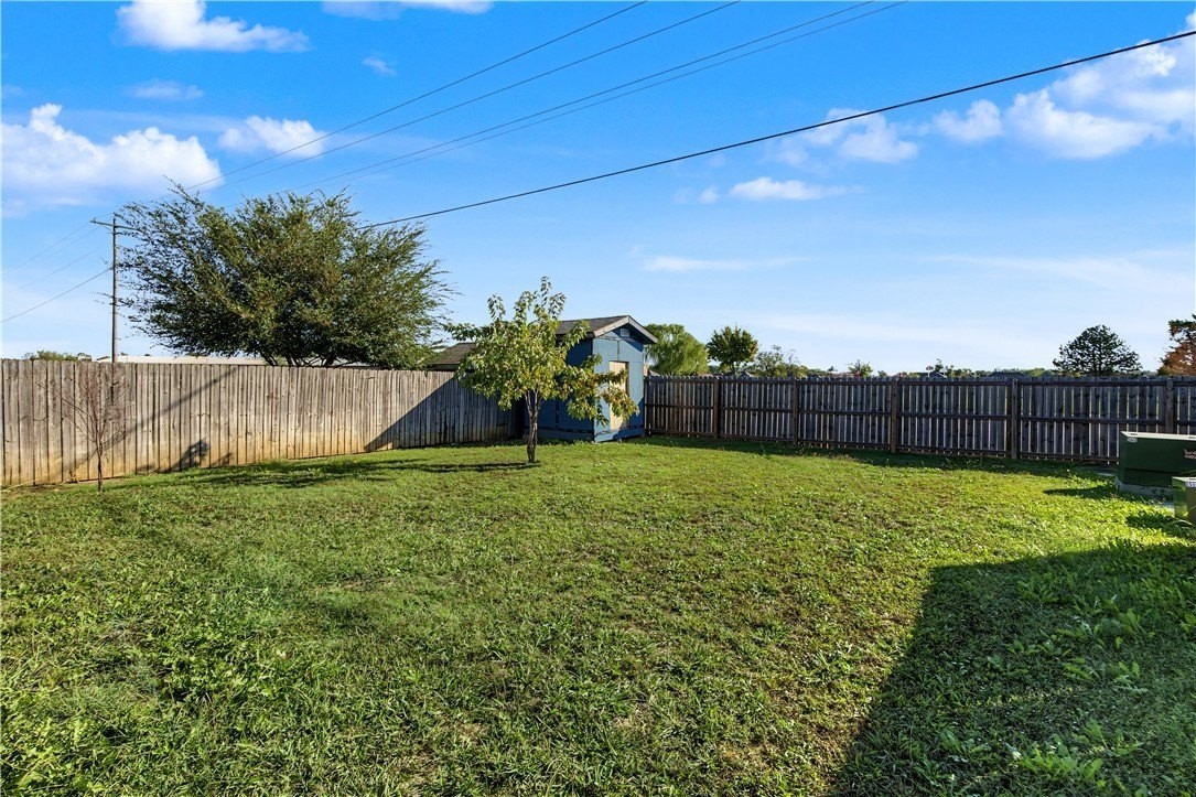 3103 S E St - Photo 4 of 16