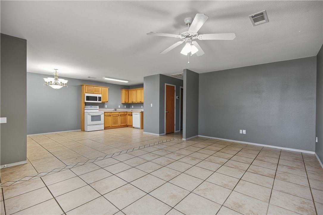 3103 S E St - Photo 6 of 16