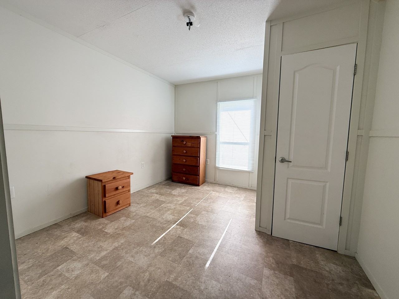 2526 Virginia Ave #1 - Photo 4 of 5
