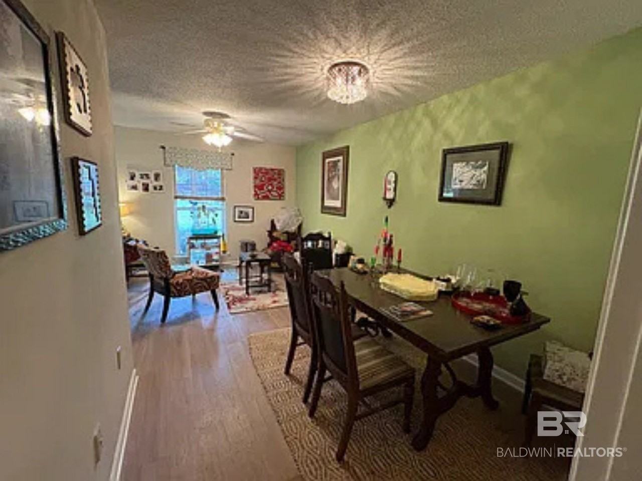 405 Circle Dr - Photo 2 of 16
