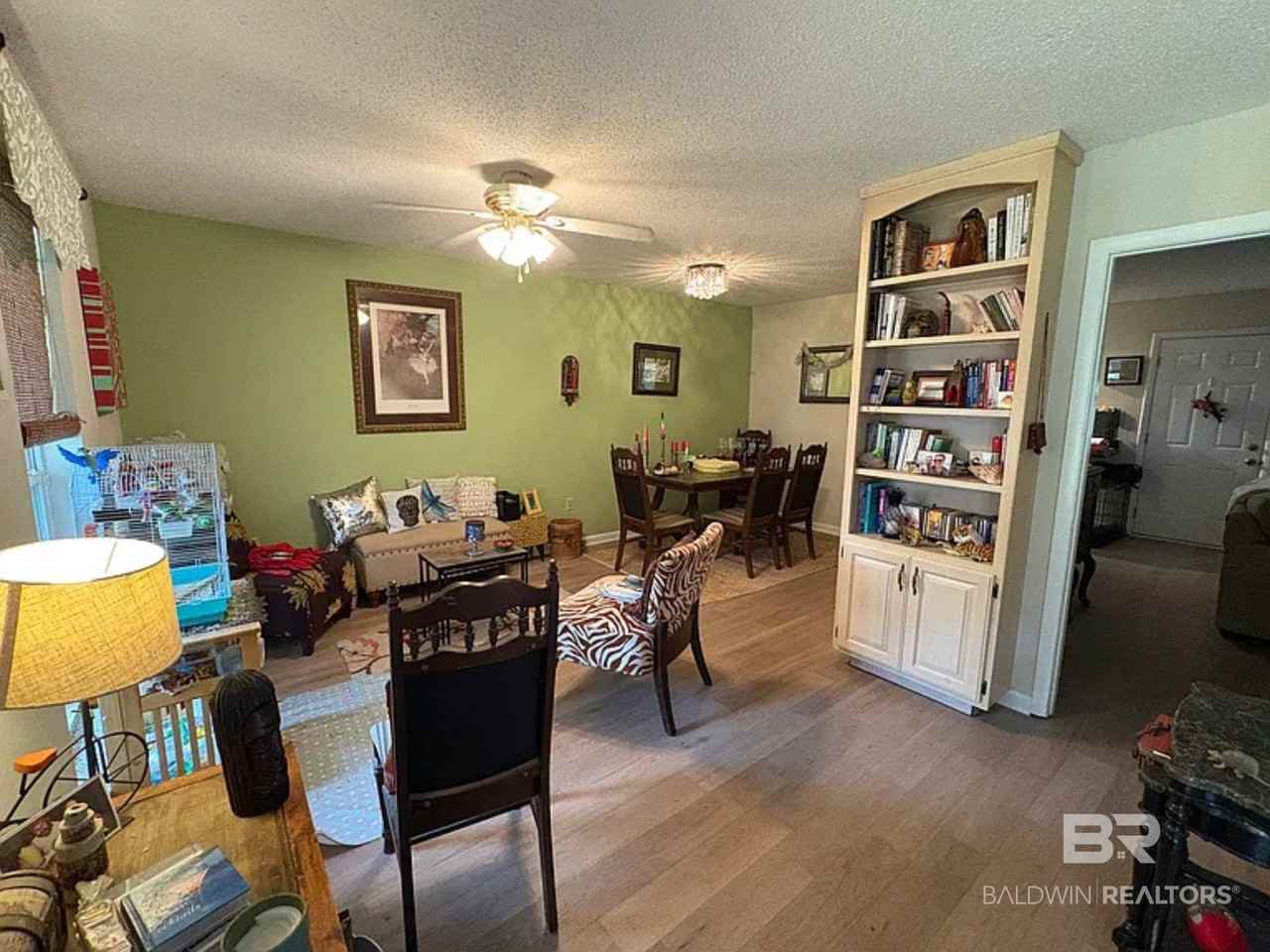 405 Circle Dr - Photo 3 of 16