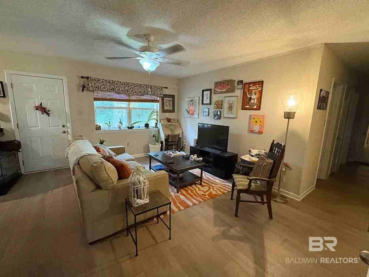 405 Circle Dr - Photo 5 of 16