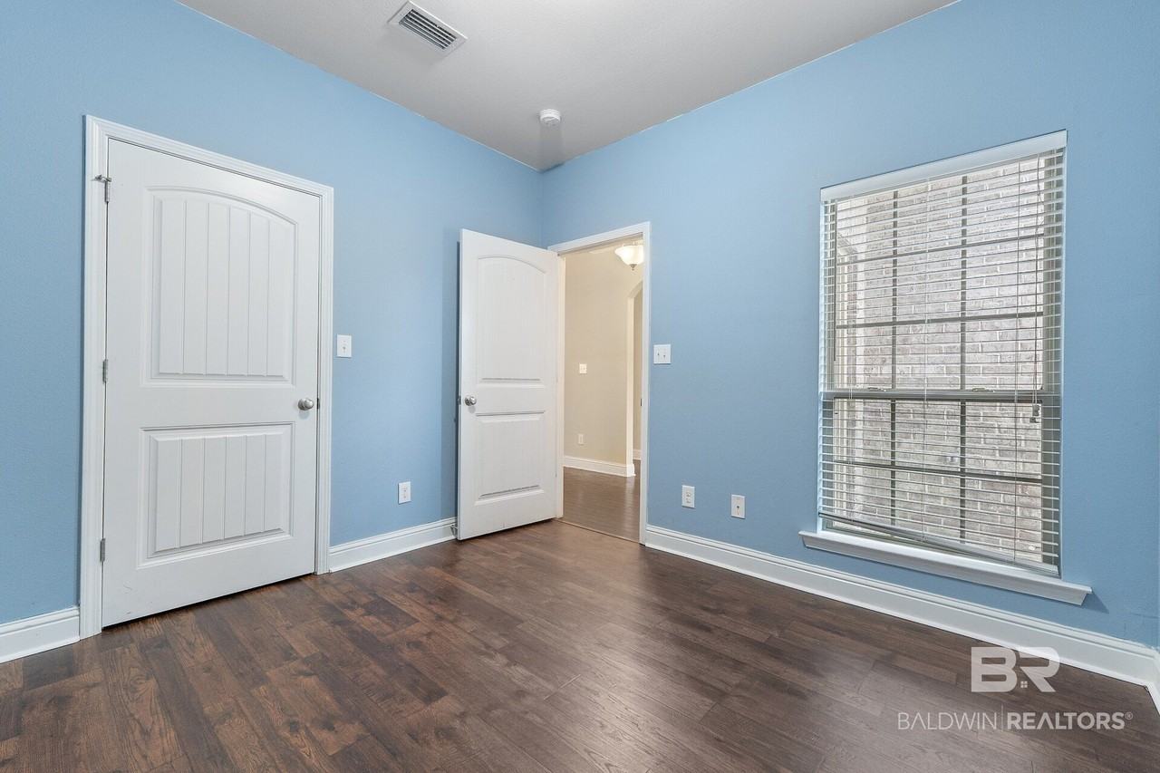 10686 Dunmore Dr - Photo 5 of 32