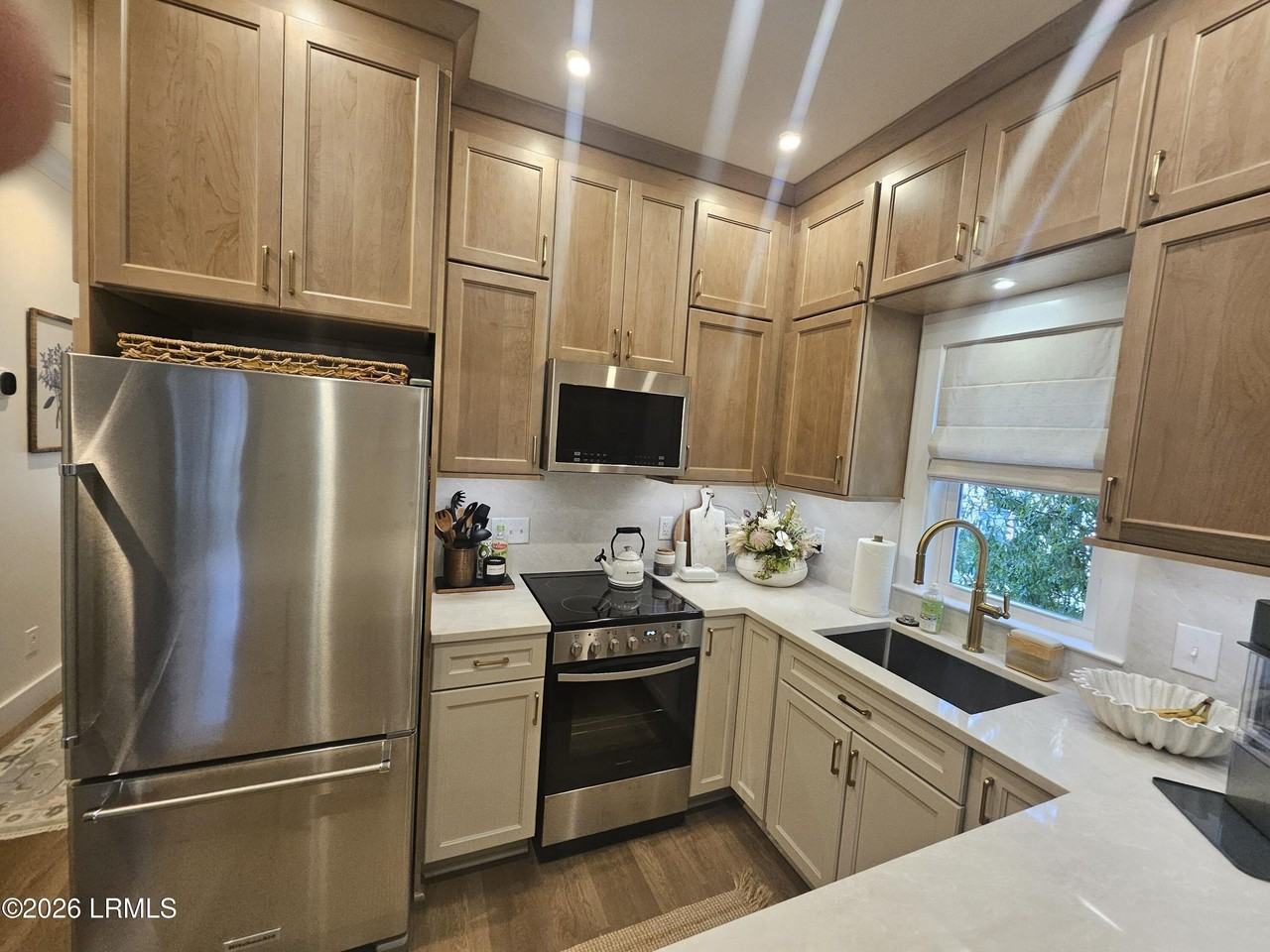 1009 9th St - Photo 3 of 50