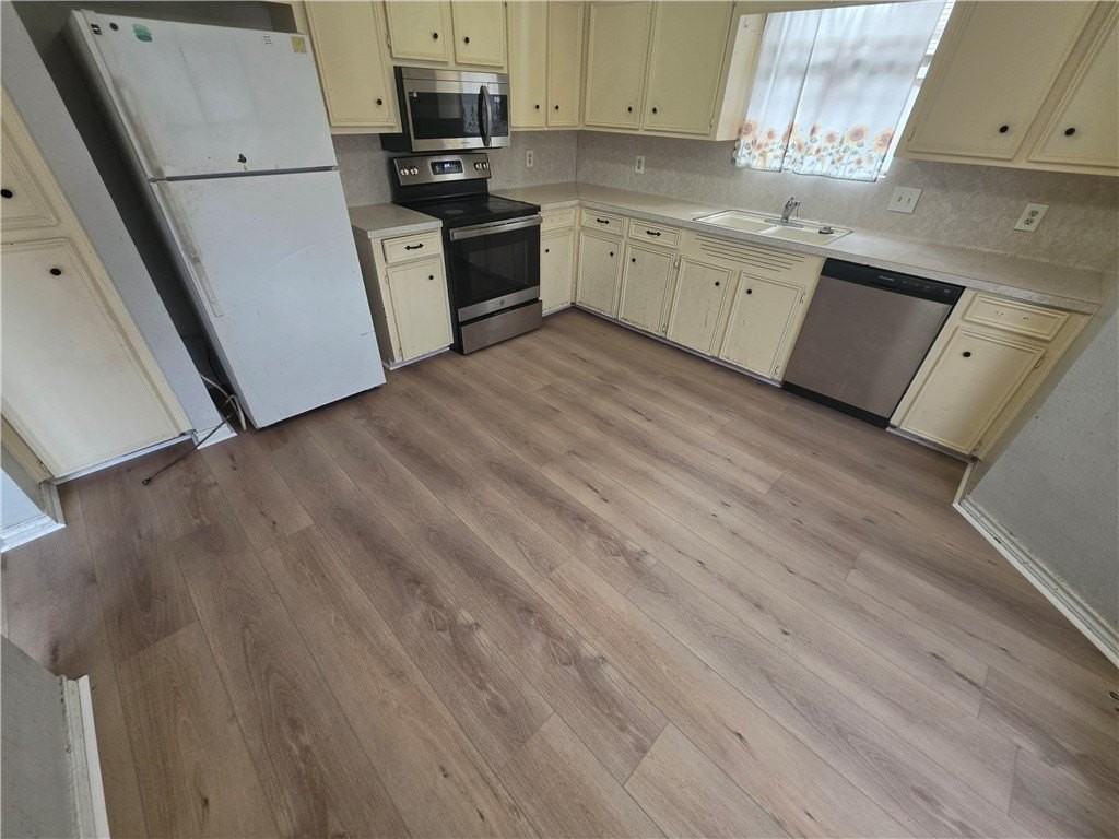 2521 Cresterrace Dr - Photo 3 of 6