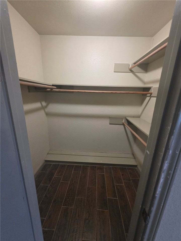 2746 Alvin Dr - Photo 2 of 10