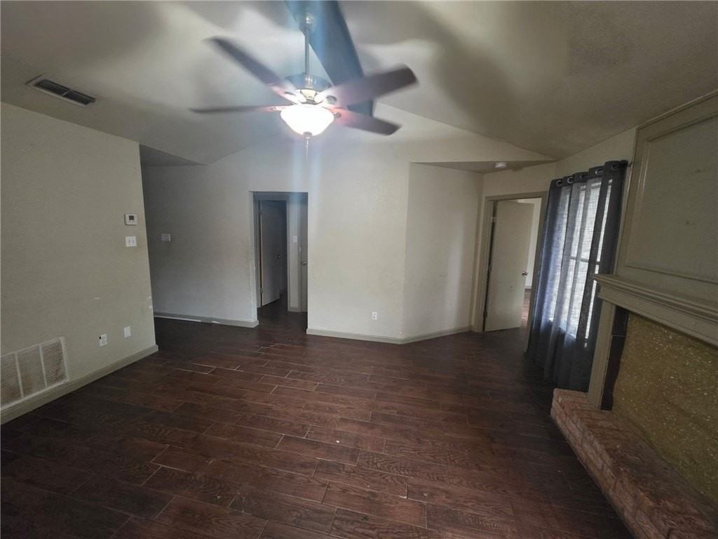 2746 Alvin Dr - Photo 3 of 10