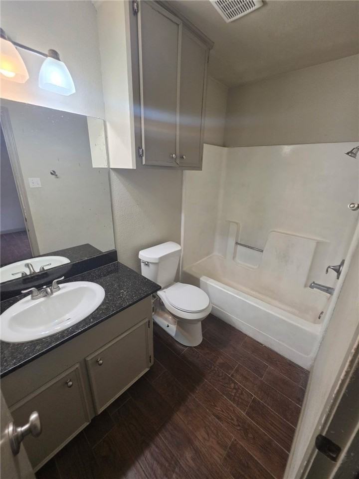 2746 Alvin Dr - Photo 5 of 10