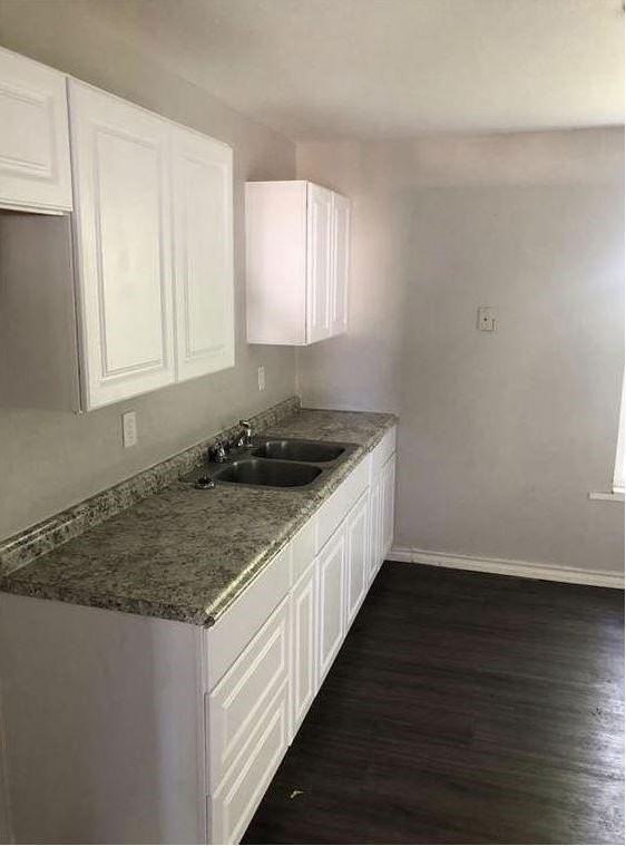 1909 Glenfield Dr - Photo 3 of 5