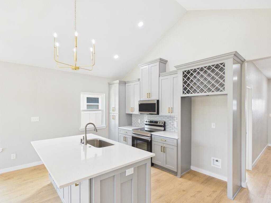 126 Feather Way - Photo 4 of 10