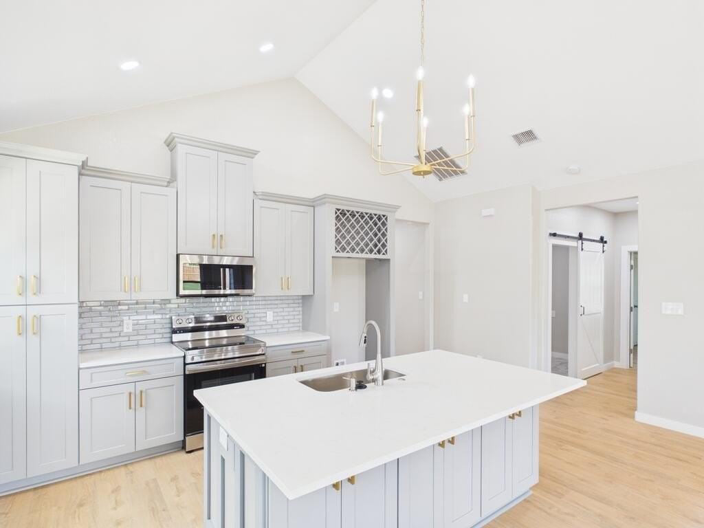 126 Feather Way - Photo 5 of 10
