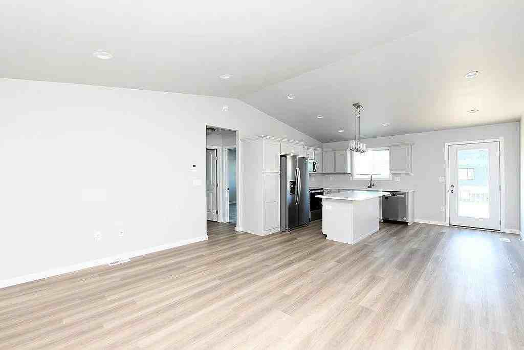 1143 60th Ave W #1 - Photo 2 of 17