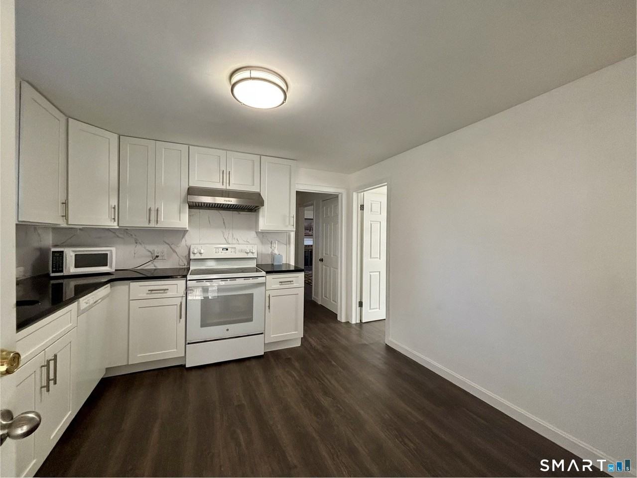11 Sycamore Rd - Photo 5 of 32