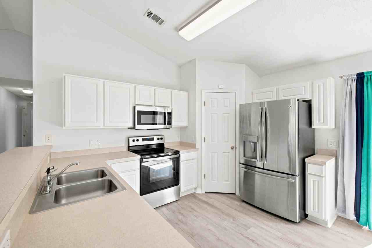 127 Nivana Dr - Photo 3 of 43