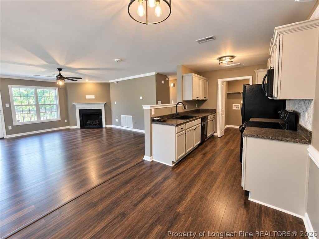 1305 Kershaw Loop #218 - Photo 4 of 17