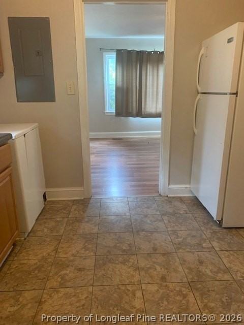 211 Lynn Ave - Photo 5 of 10