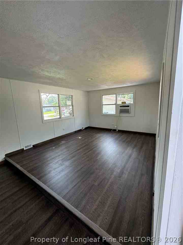 1454 Delmar St - Photo 2 of 8
