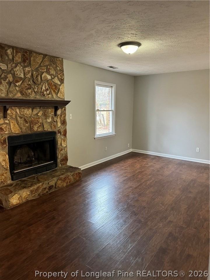1539 Rossmore Dr - Photo 2 of 13
