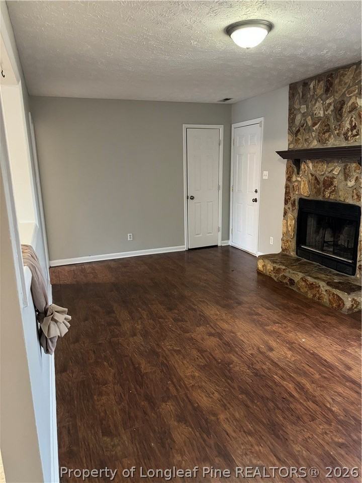 1539 Rossmore Dr - Photo 3 of 13