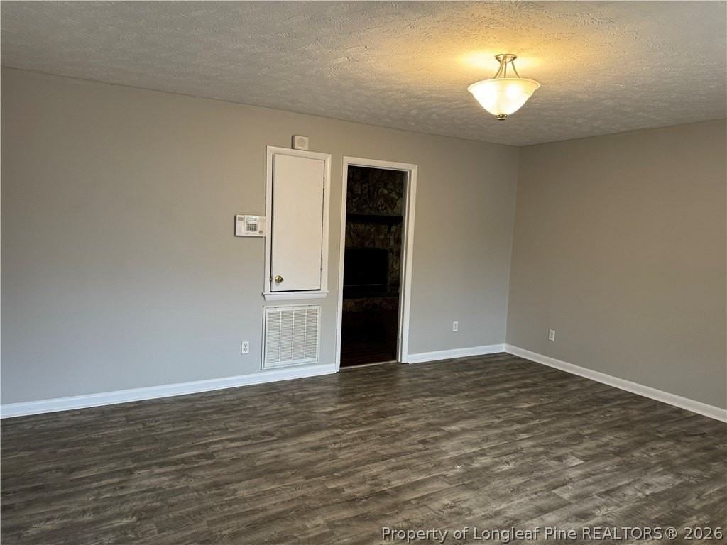 1539 Rossmore Dr - Photo 4 of 13