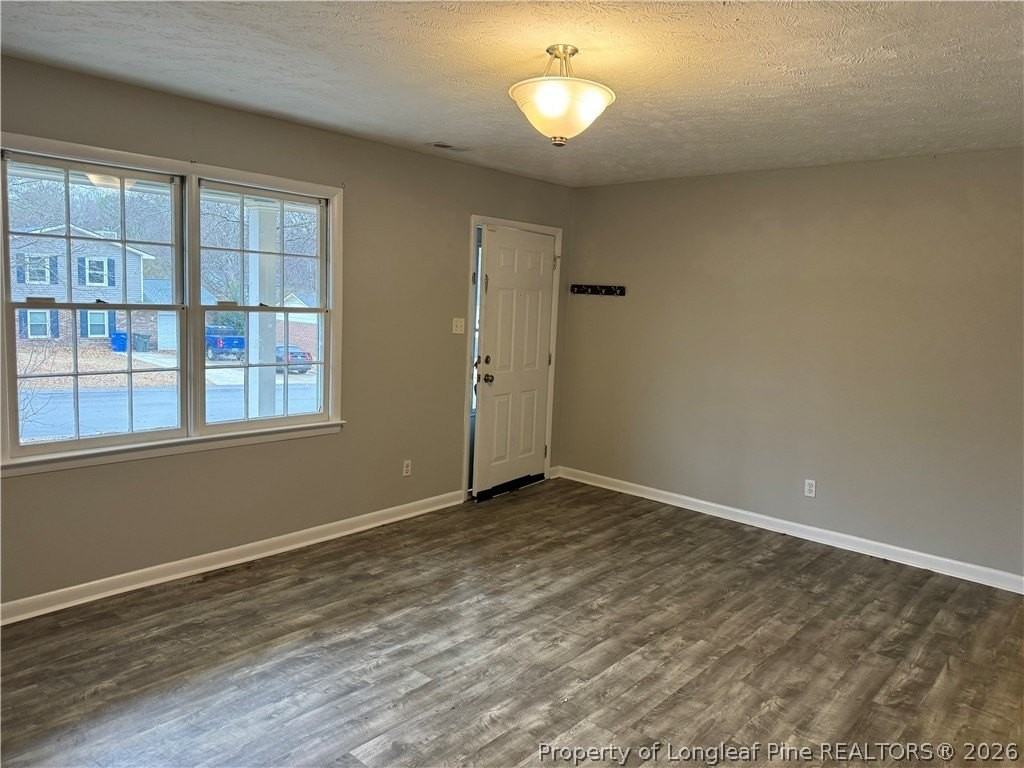 1539 Rossmore Dr - Photo 5 of 13