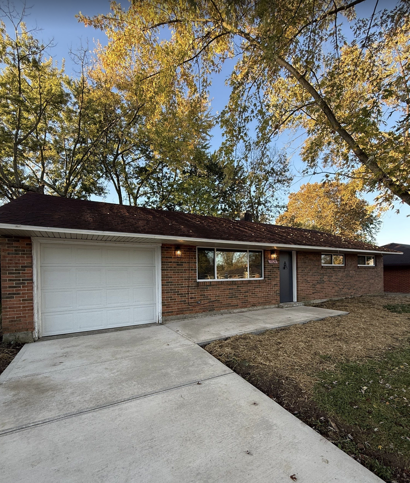 5524 Shady Oak St #1 - Photo 3 of 18