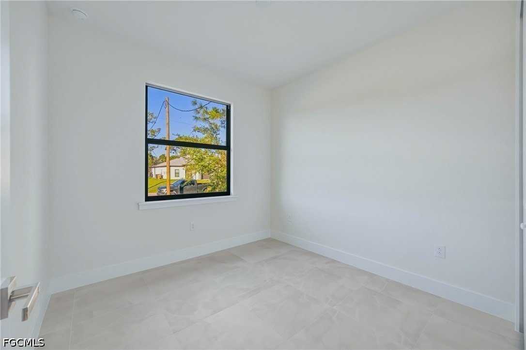 128 Jenna Ave S - Photo 6 of 15