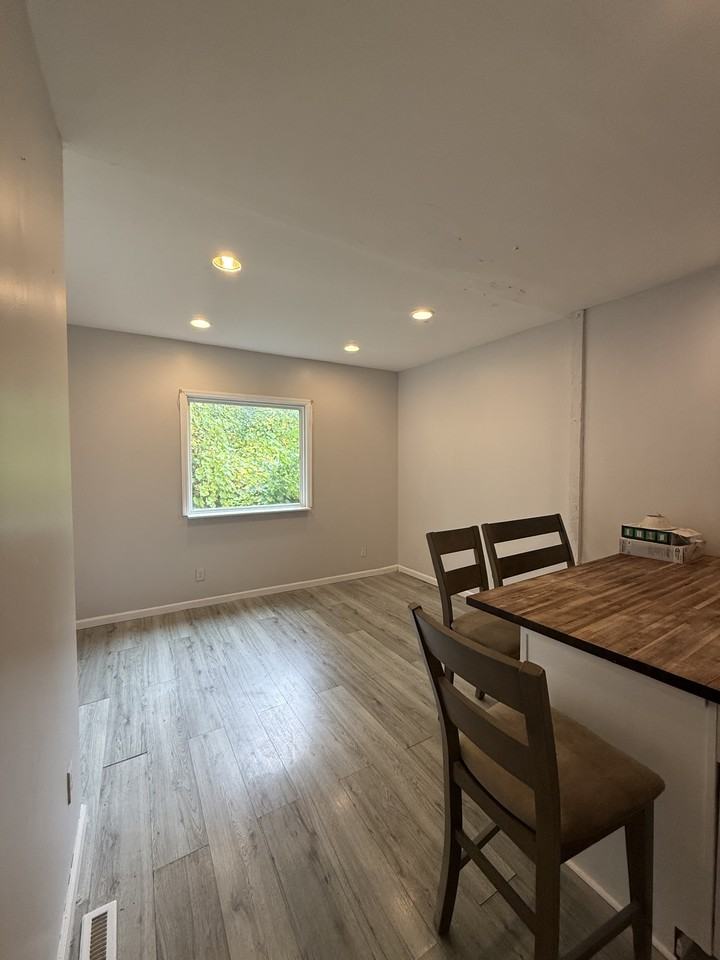 504 Washington Ave #1 - Photo 4 of 10